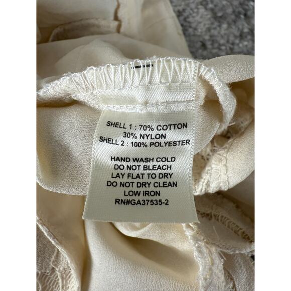 Max and Riley Size M Floral Lace Flat Front Shorts Ivory Button Zip Pockets - Picture 10 of 11